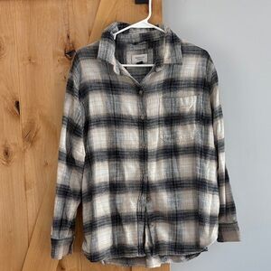 American Eagle Outfitters Plaid Button-Down Shirt in Black, Gray and Cream